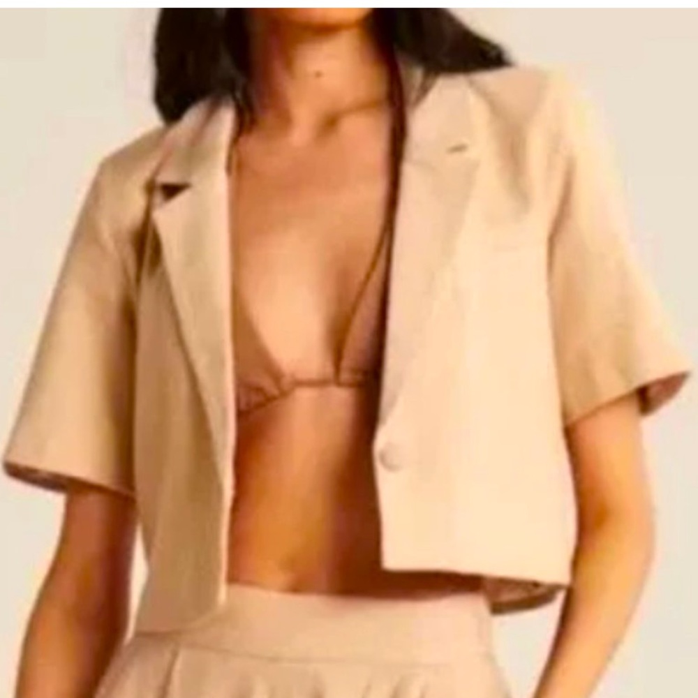 Abercrombie linen crop blazer